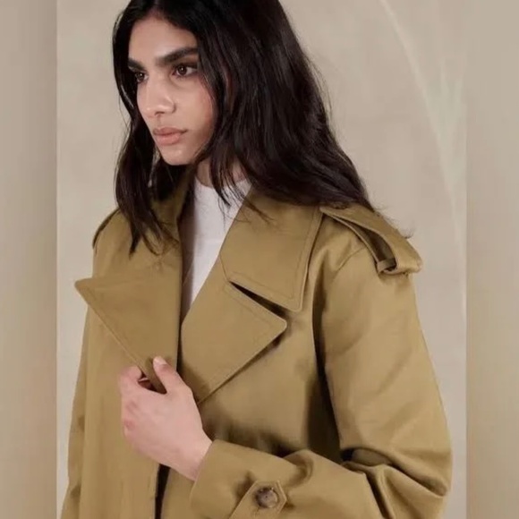 Banana Republic Khaki Timeless Trench- Small - Picture 6 of 6